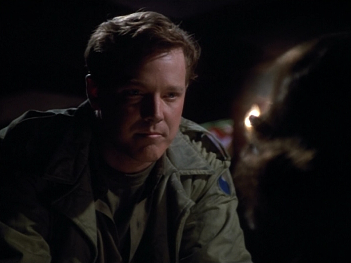 extant_StarTrekVOY_4x19-TheKillingGamePart2_00658.jpg