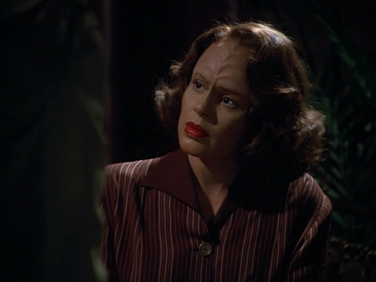 extant_StarTrekVOY_4x19-TheKillingGamePart2_00662.jpg