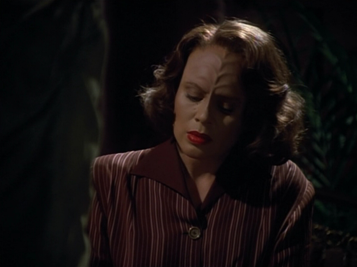 extant_StarTrekVOY_4x19-TheKillingGamePart2_00665.jpg