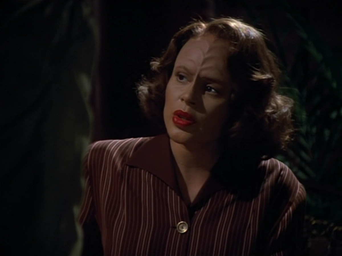extant_StarTrekVOY_4x19-TheKillingGamePart2_00671.jpg