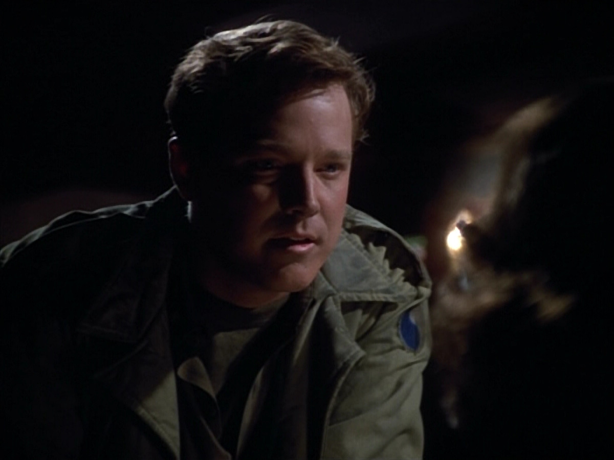 extant_StarTrekVOY_4x19-TheKillingGamePart2_00694.jpg