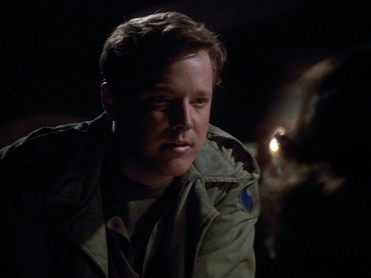 extant_StarTrekVOY_4x19-TheKillingGamePart2_00695.jpg