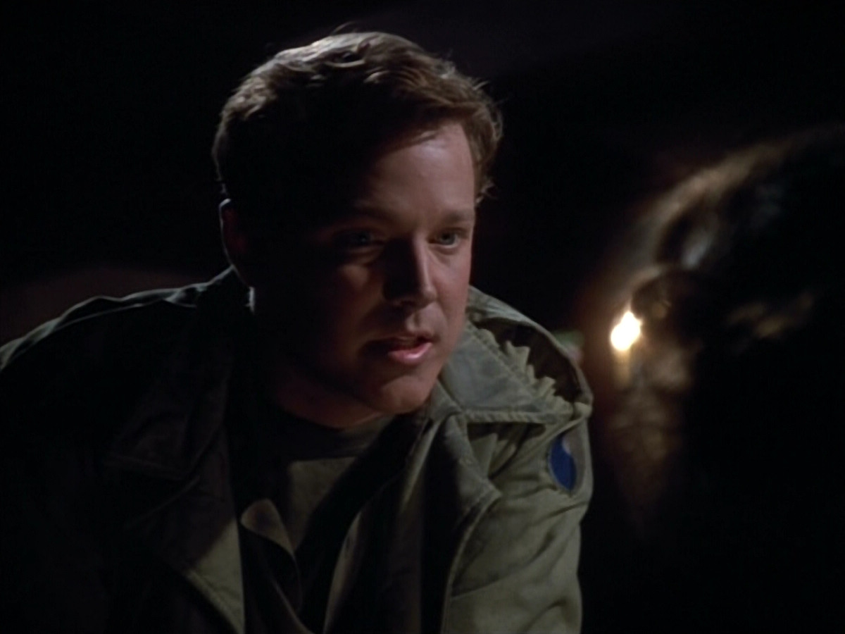 extant_StarTrekVOY_4x19-TheKillingGamePart2_00709.jpg