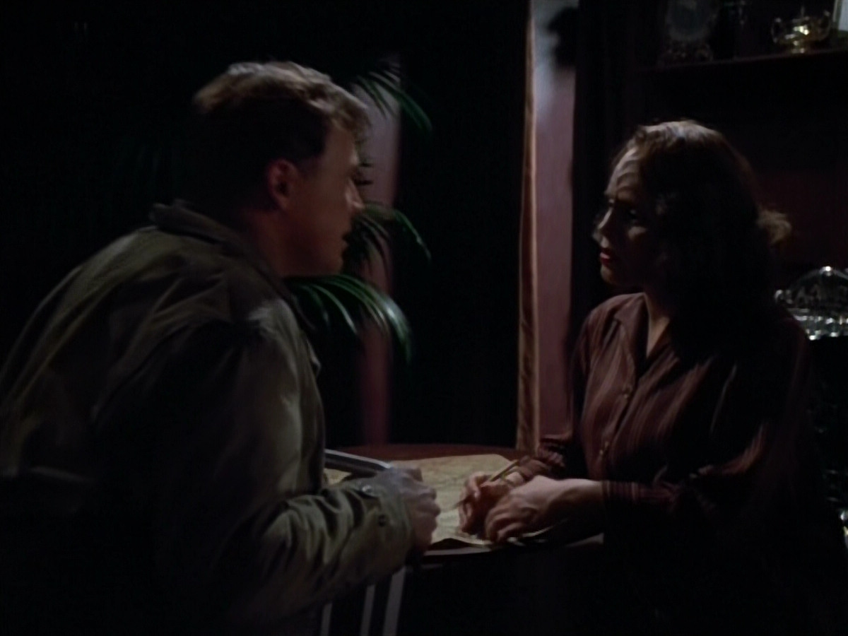 extant_StarTrekVOY_4x19-TheKillingGamePart2_00728.jpg