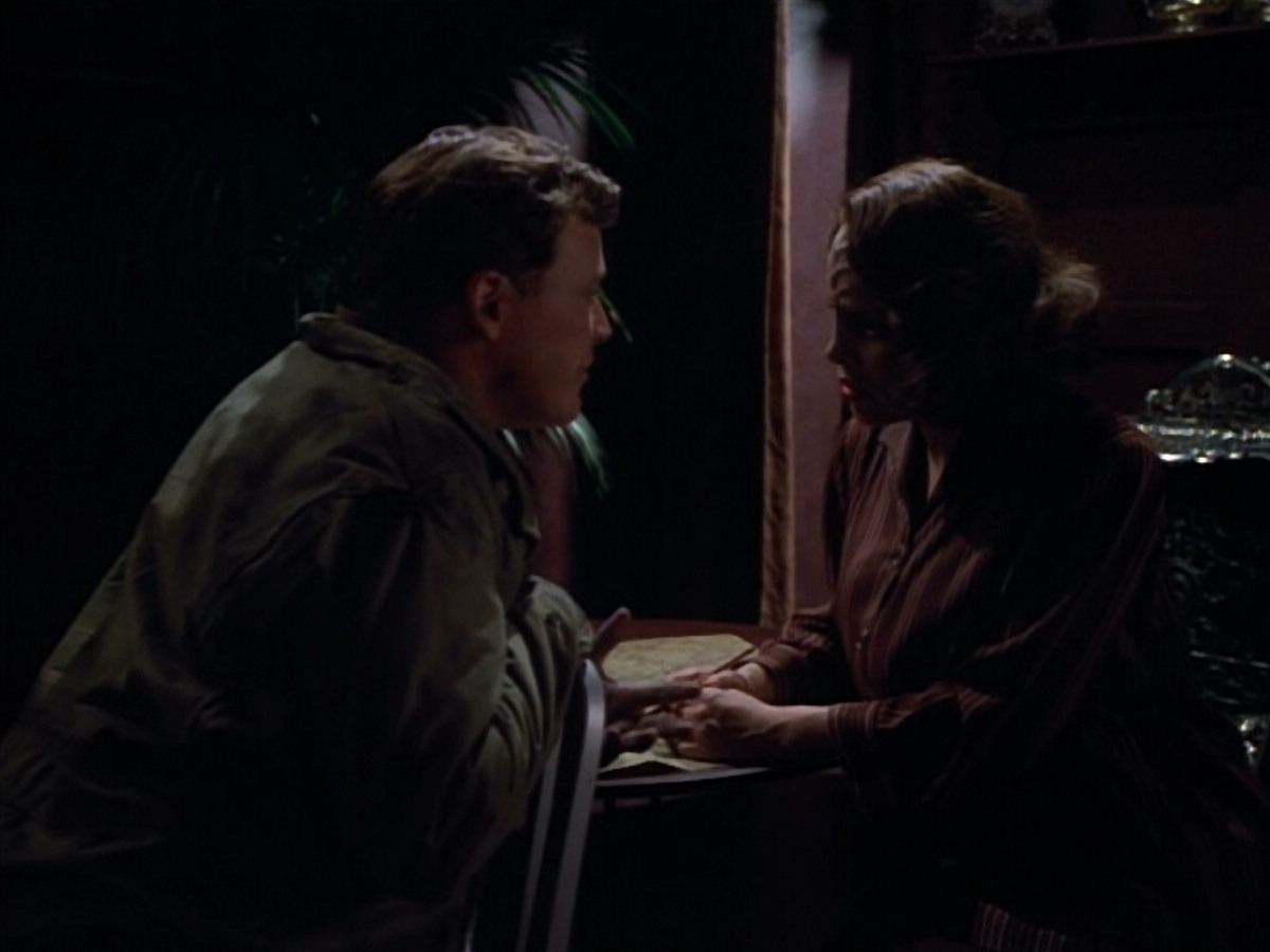 extant_StarTrekVOY_4x19-TheKillingGamePart2_00736.jpg