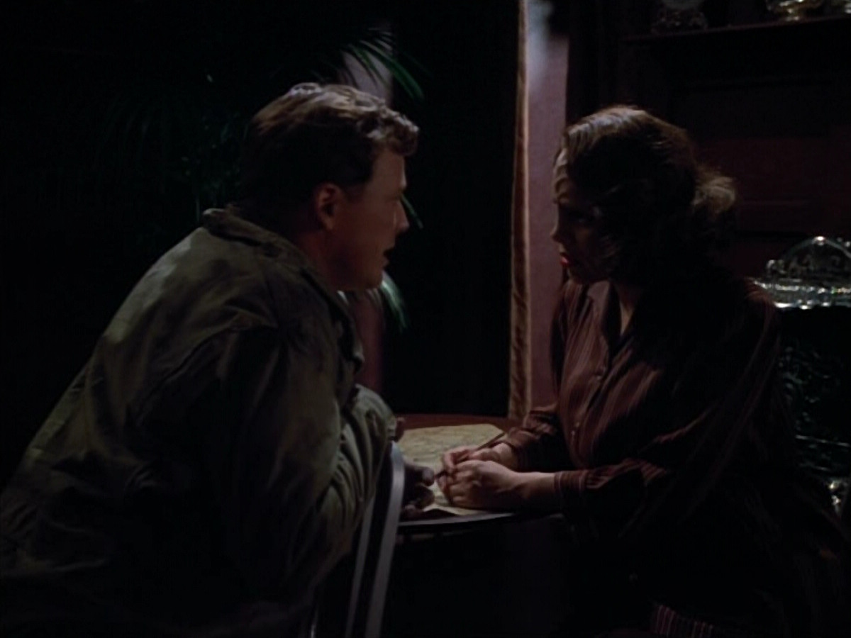 extant_StarTrekVOY_4x19-TheKillingGamePart2_00737.jpg