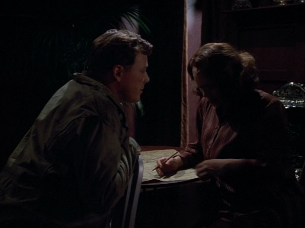 extant_StarTrekVOY_4x19-TheKillingGamePart2_00745.jpg