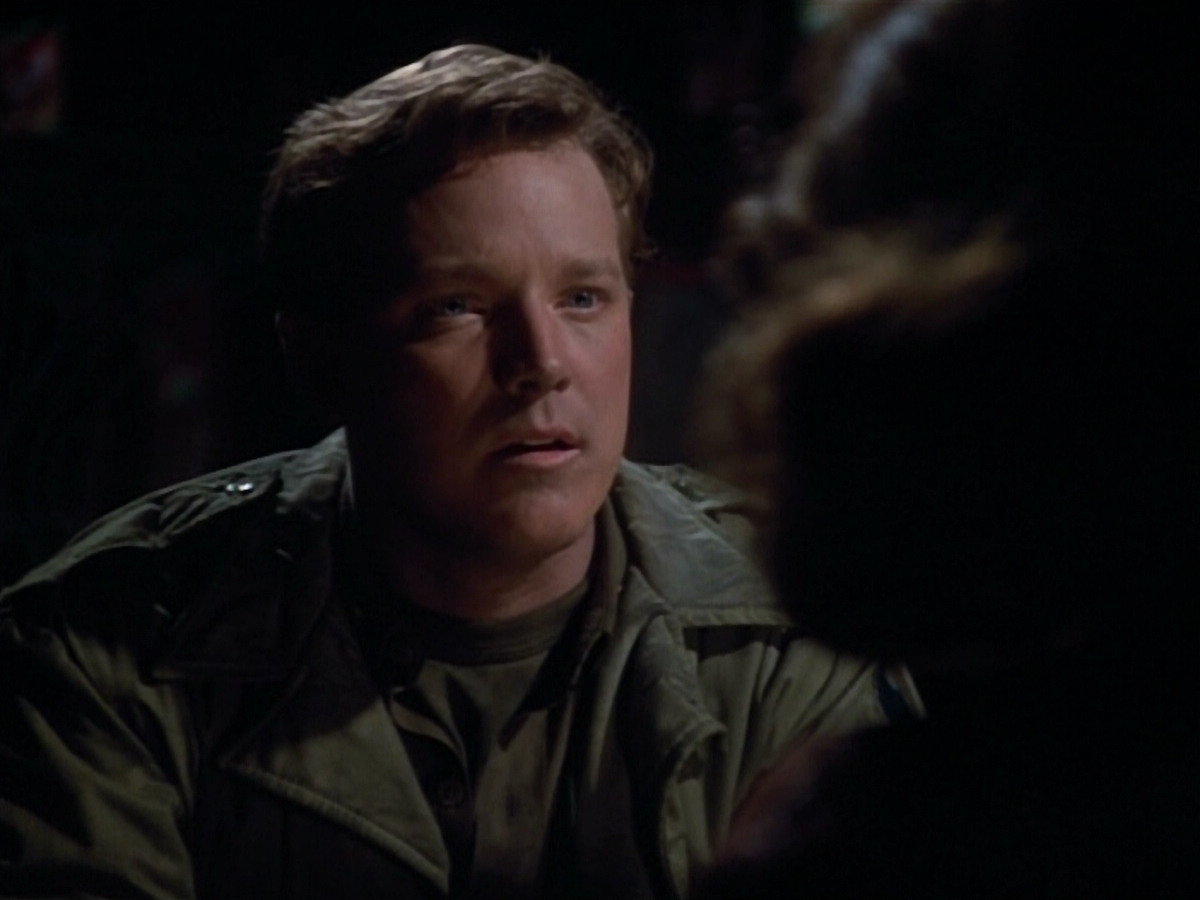 extant_StarTrekVOY_4x19-TheKillingGamePart2_00779.jpg