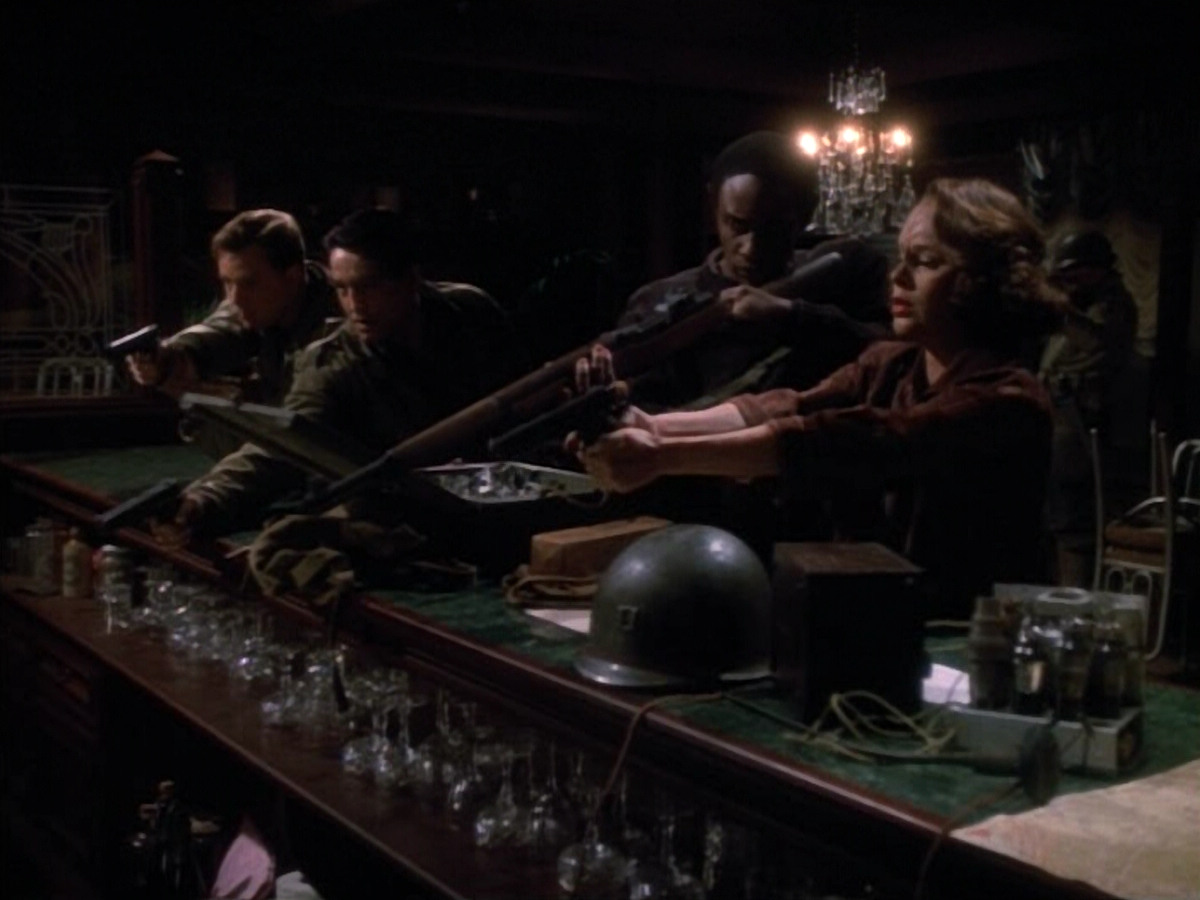 extant_StarTrekVOY_4x19-TheKillingGamePart2_00796.jpg