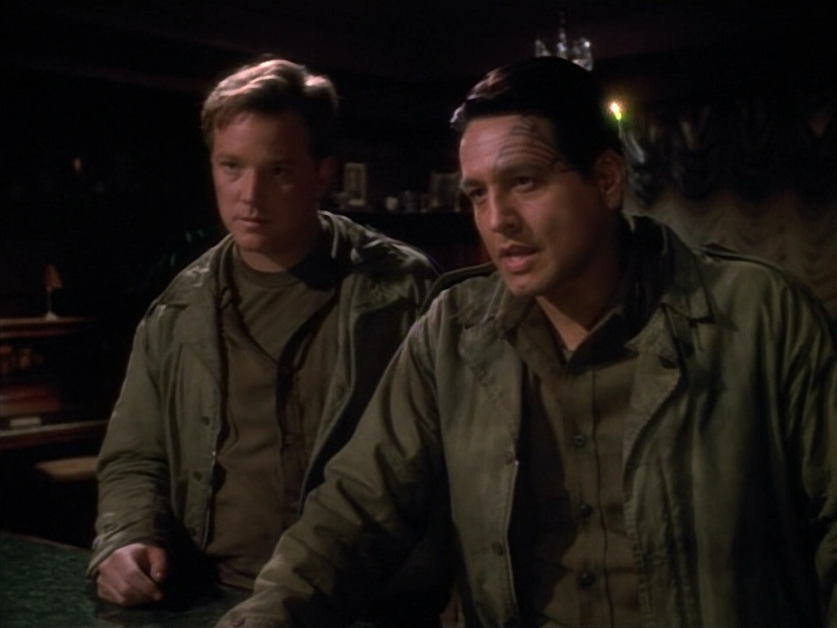 extant_StarTrekVOY_4x19-TheKillingGamePart2_00834.jpg