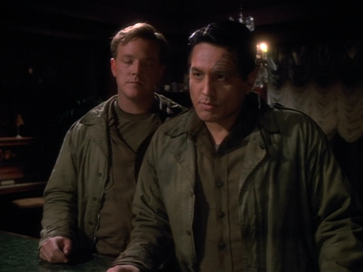 extant_StarTrekVOY_4x19-TheKillingGamePart2_00836.jpg