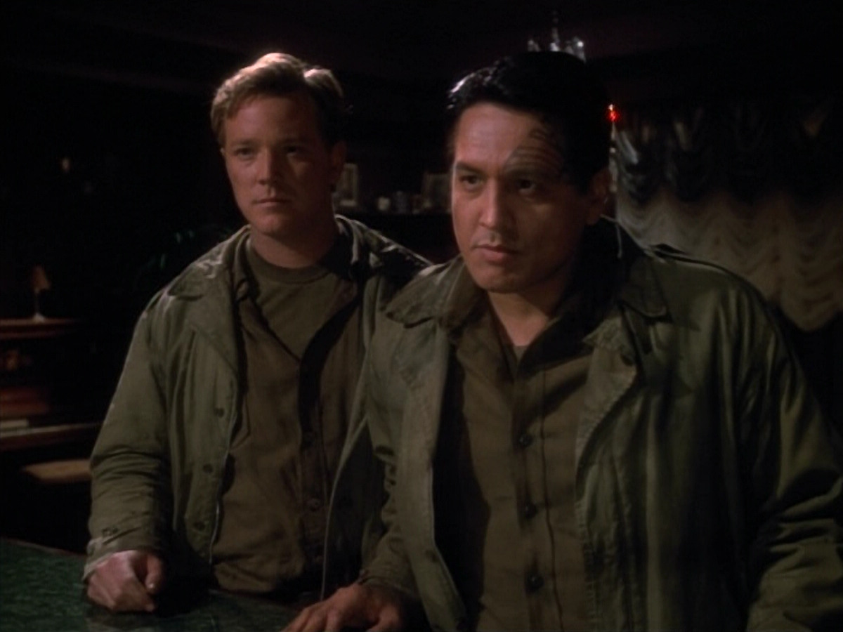 extant_StarTrekVOY_4x19-TheKillingGamePart2_00841.jpg