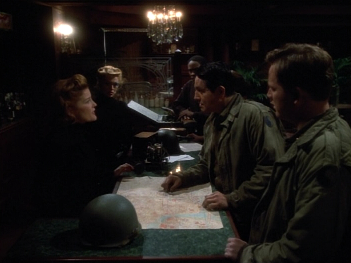 extant_StarTrekVOY_4x19-TheKillingGamePart2_00865.jpg