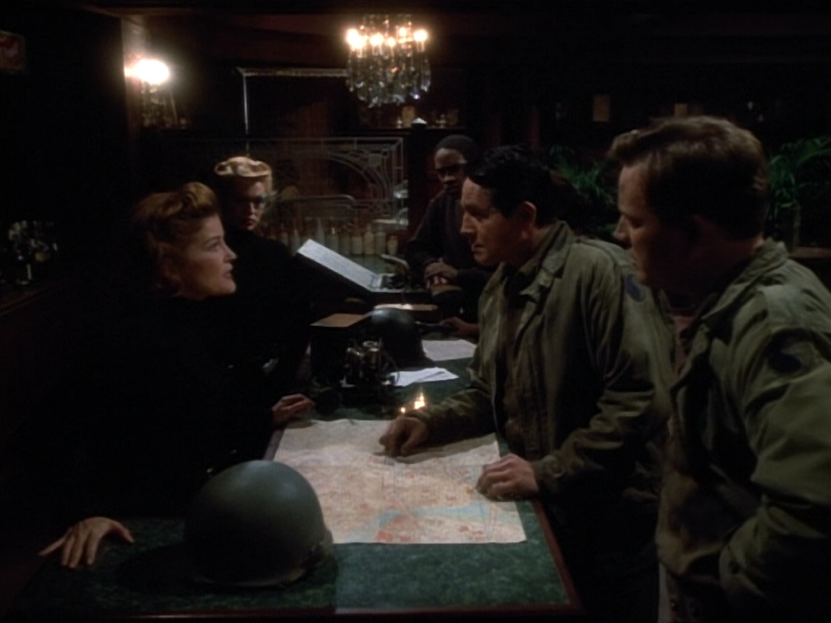 extant_StarTrekVOY_4x19-TheKillingGamePart2_00872.jpg