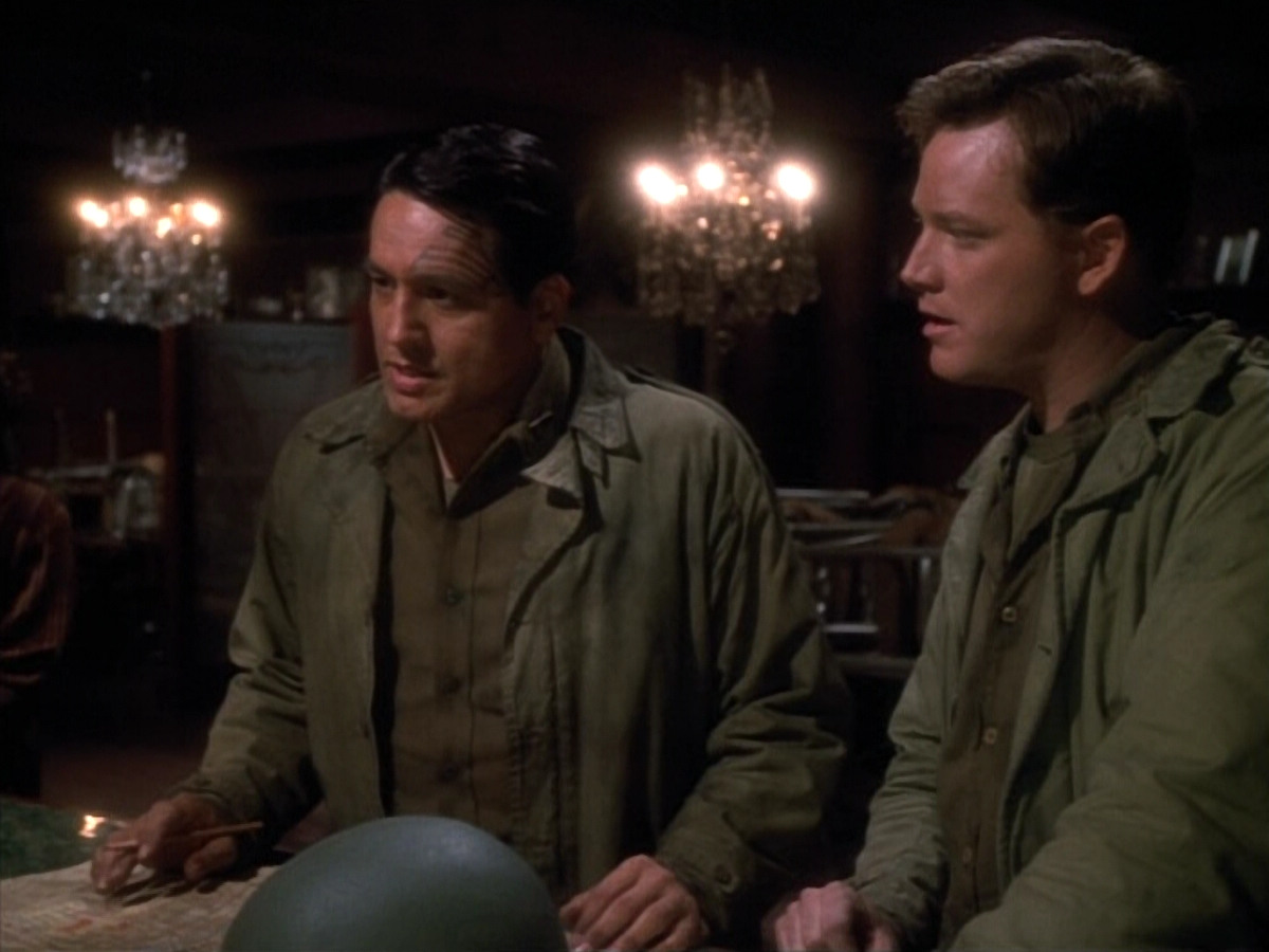 extant_StarTrekVOY_4x19-TheKillingGamePart2_00876.jpg