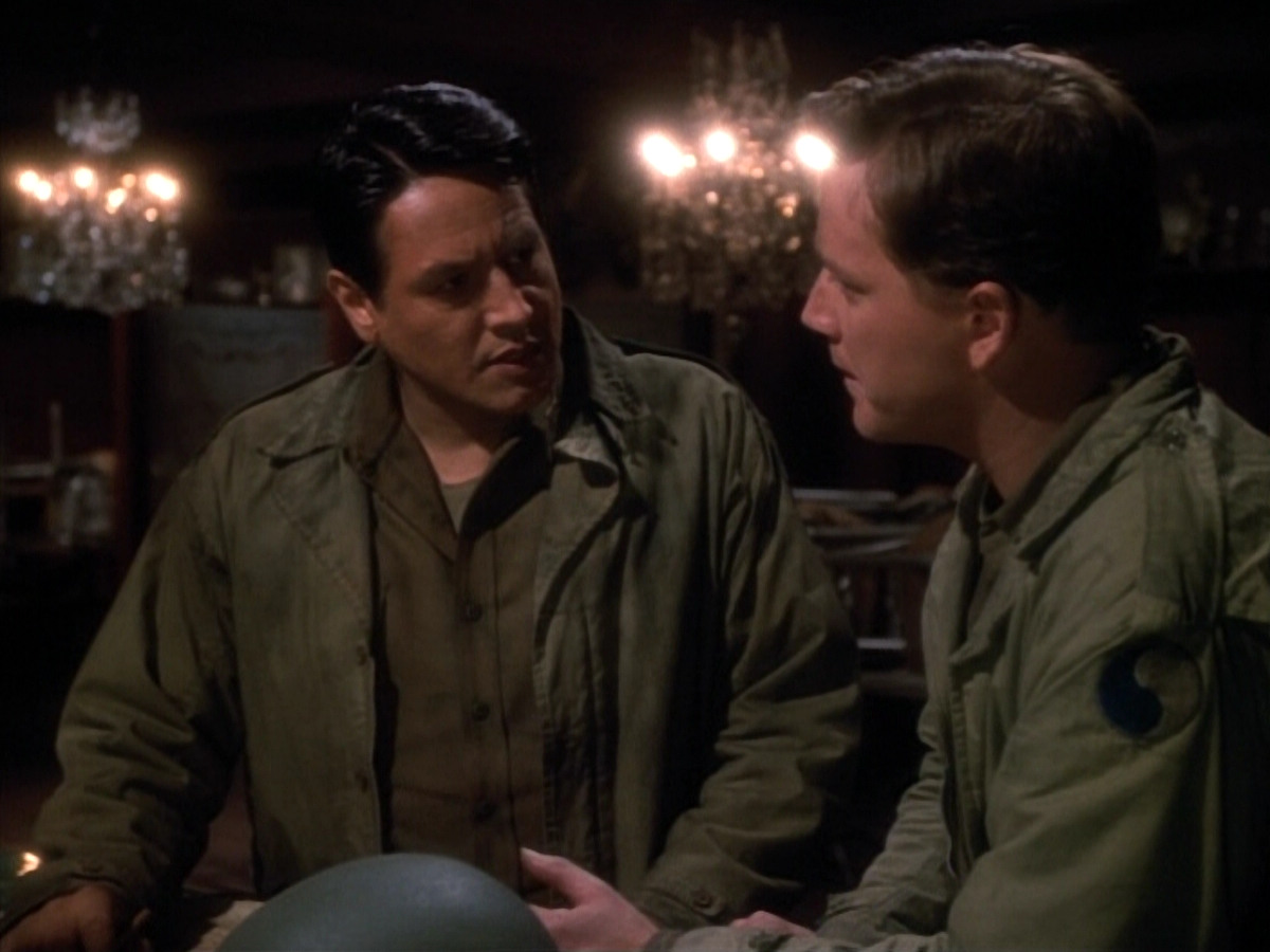 extant_StarTrekVOY_4x19-TheKillingGamePart2_00929.jpg
