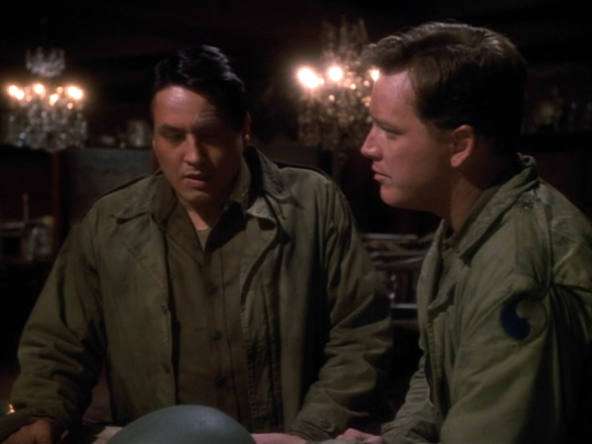extant_StarTrekVOY_4x19-TheKillingGamePart2_00939.jpg