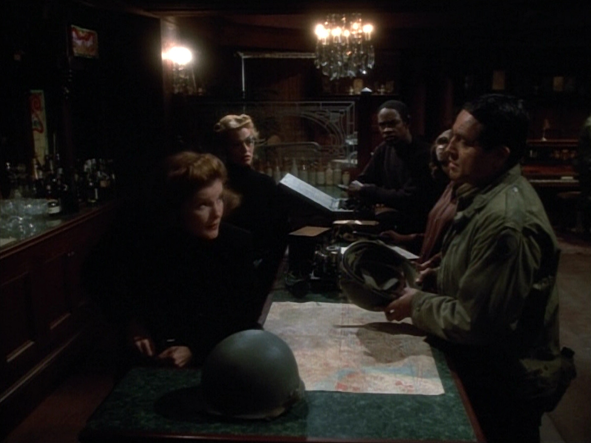 extant_StarTrekVOY_4x19-TheKillingGamePart2_00954.jpg