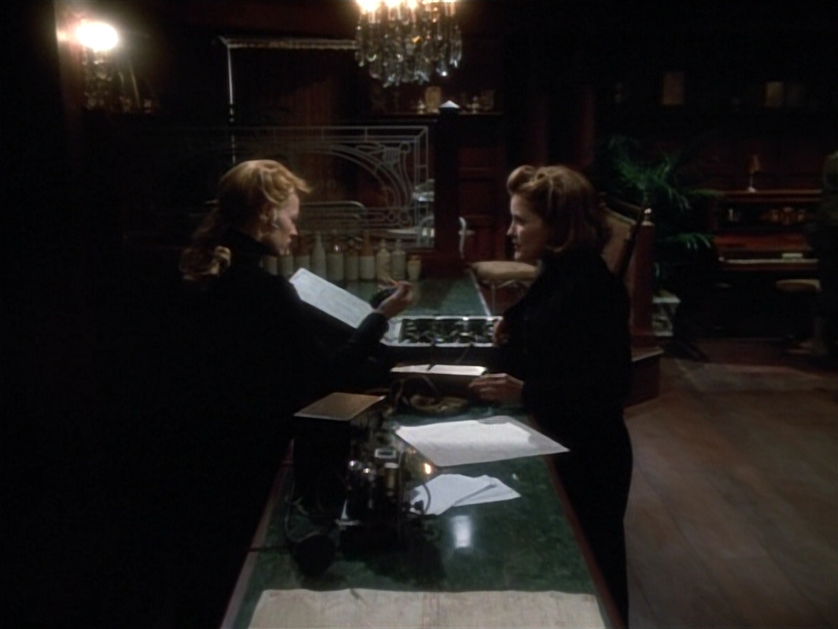 extant_StarTrekVOY_4x19-TheKillingGamePart2_00969.jpg