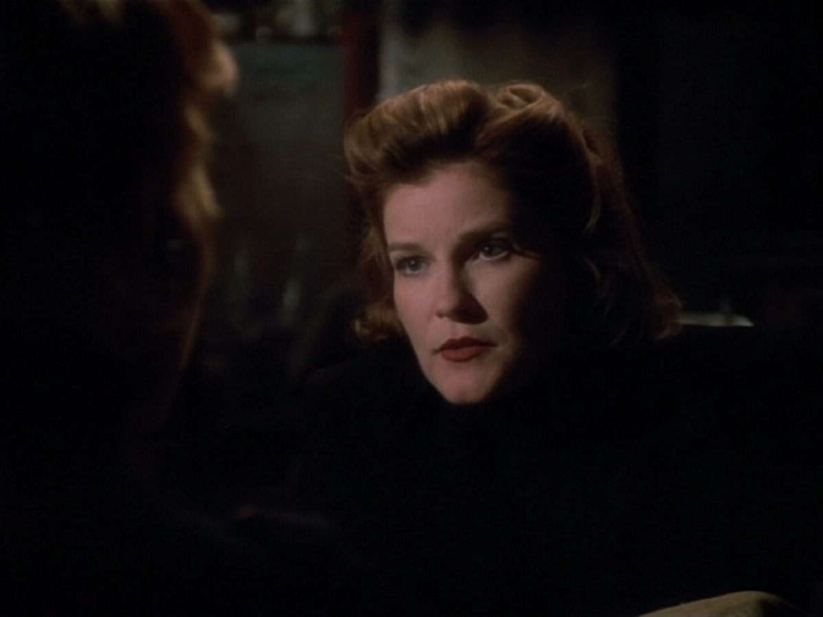 extant_StarTrekVOY_4x19-TheKillingGamePart2_00988.jpg