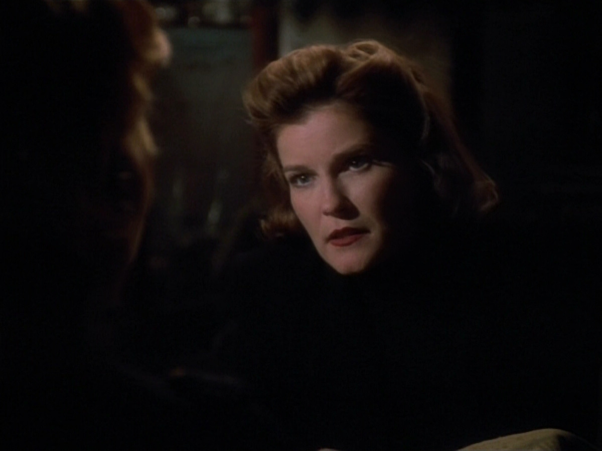 extant_StarTrekVOY_4x19-TheKillingGamePart2_00990.jpg