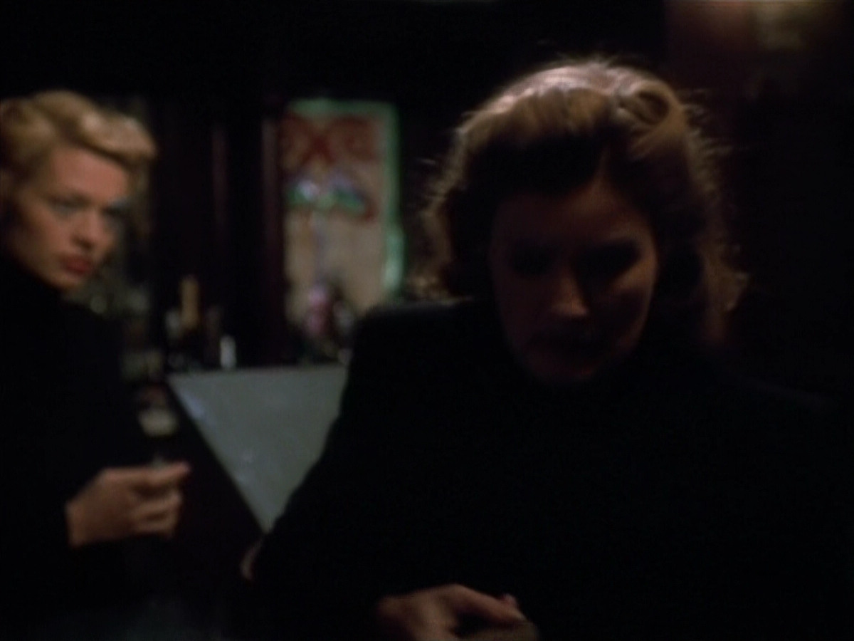 extant_StarTrekVOY_4x19-TheKillingGamePart2_01000.jpg