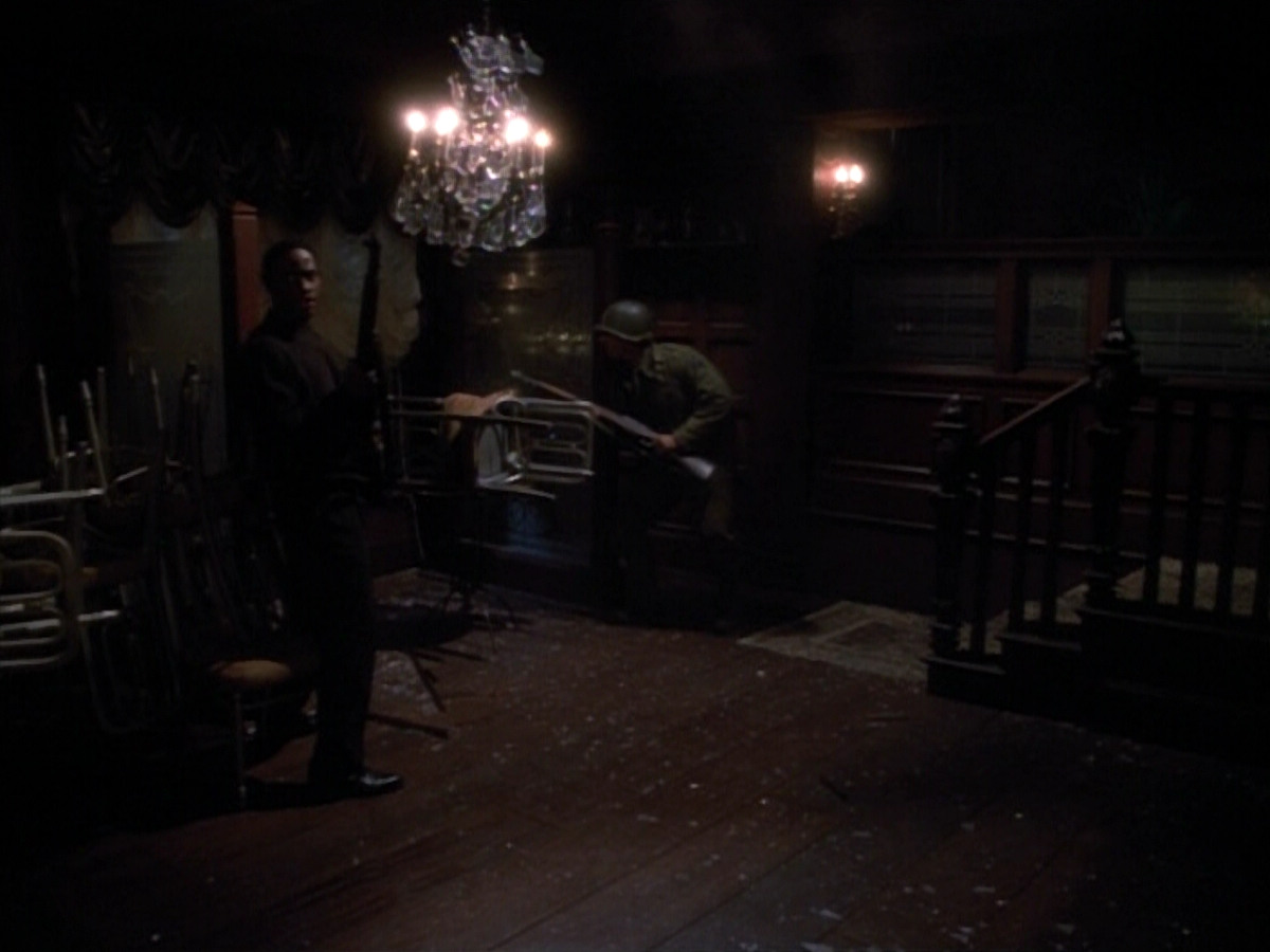 extant_StarTrekVOY_4x19-TheKillingGamePart2_01044.jpg