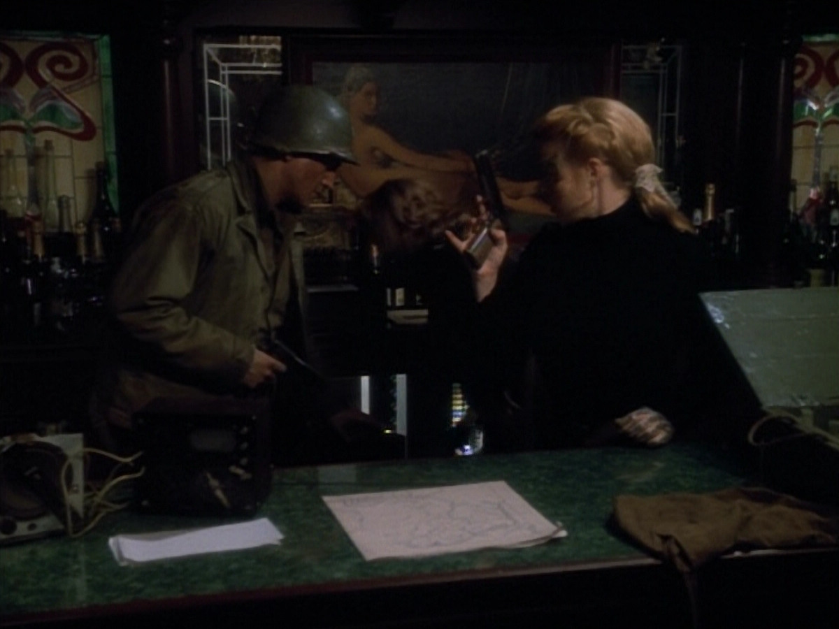extant_StarTrekVOY_4x19-TheKillingGamePart2_01057.jpg