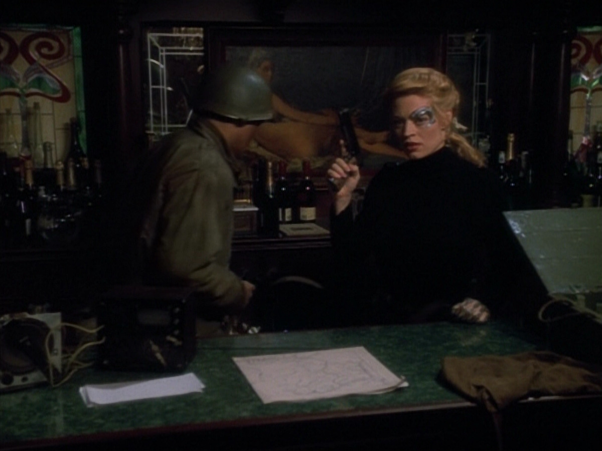 extant_StarTrekVOY_4x19-TheKillingGamePart2_01058.jpg