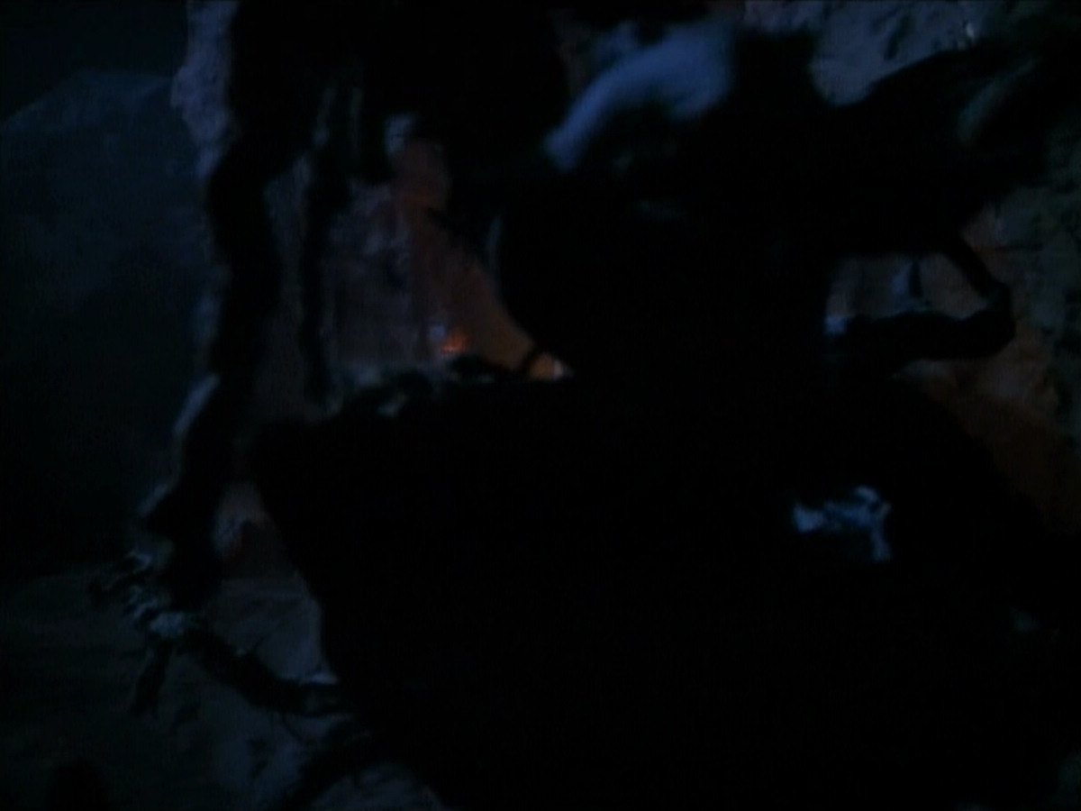 extant_StarTrekVOY_4x19-TheKillingGamePart2_01121.jpg
