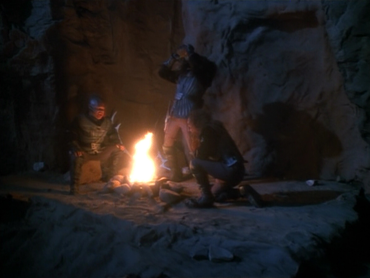 extant_StarTrekVOY_4x19-TheKillingGamePart2_01129.jpg