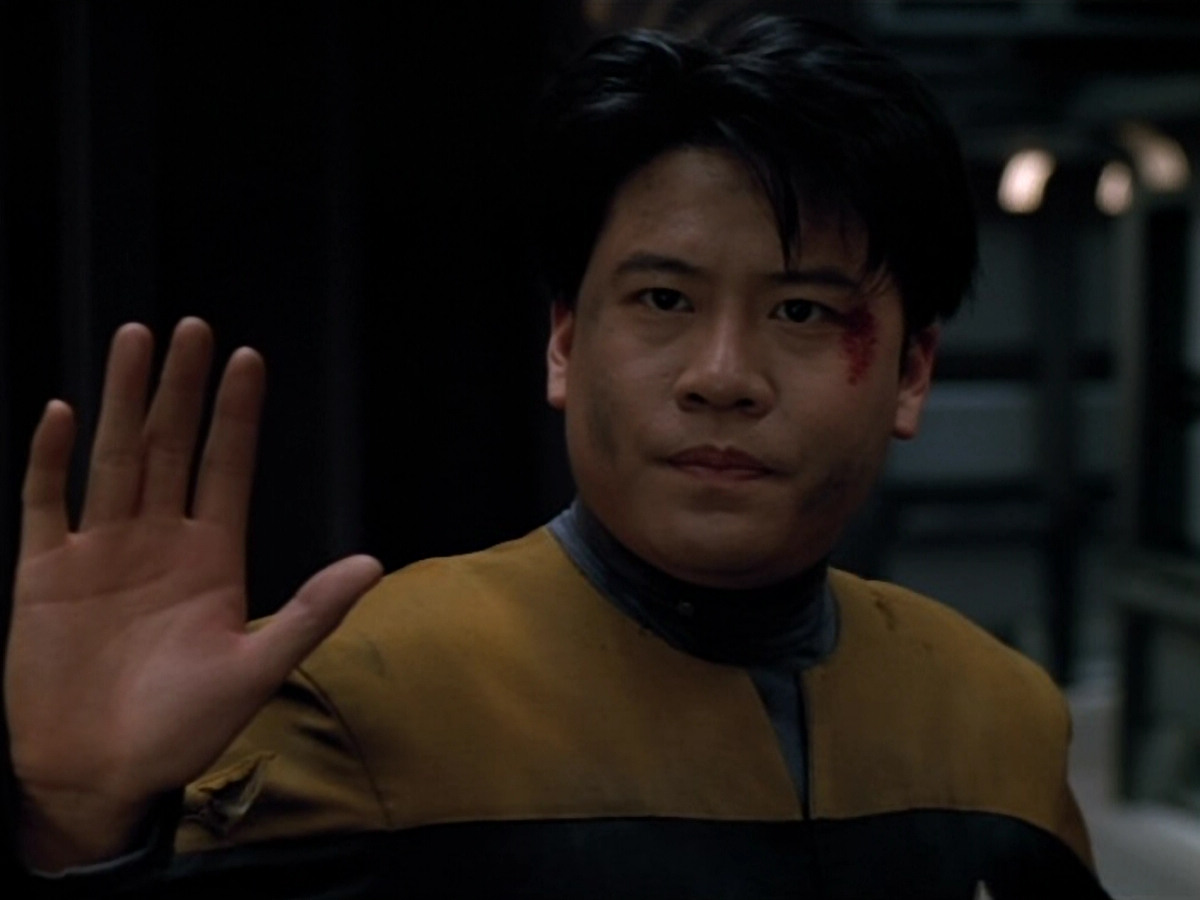 extant_StarTrekVOY_4x19-TheKillingGamePart2_01231.jpg
