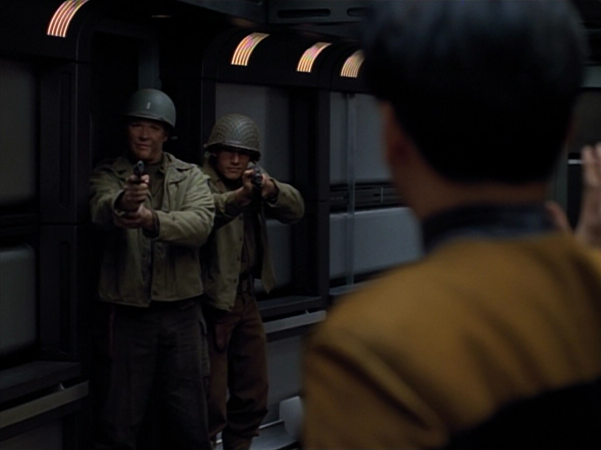 extant_StarTrekVOY_4x19-TheKillingGamePart2_01237.jpg