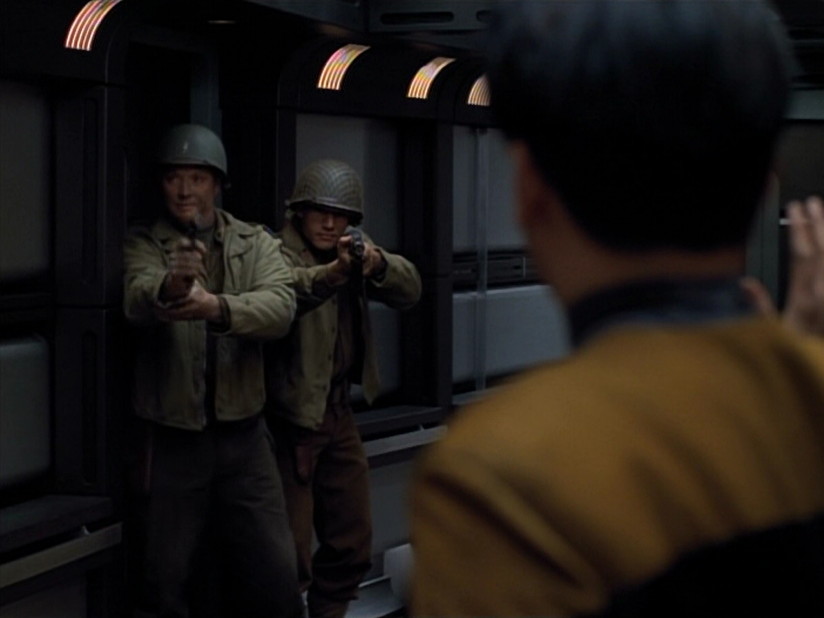 extant_StarTrekVOY_4x19-TheKillingGamePart2_01240.jpg