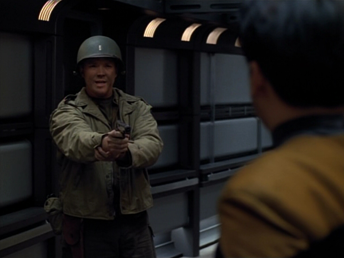 extant_StarTrekVOY_4x19-TheKillingGamePart2_01252.jpg