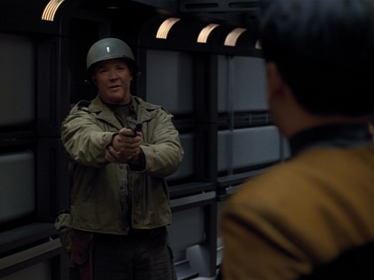 extant_StarTrekVOY_4x19-TheKillingGamePart2_01259.jpg