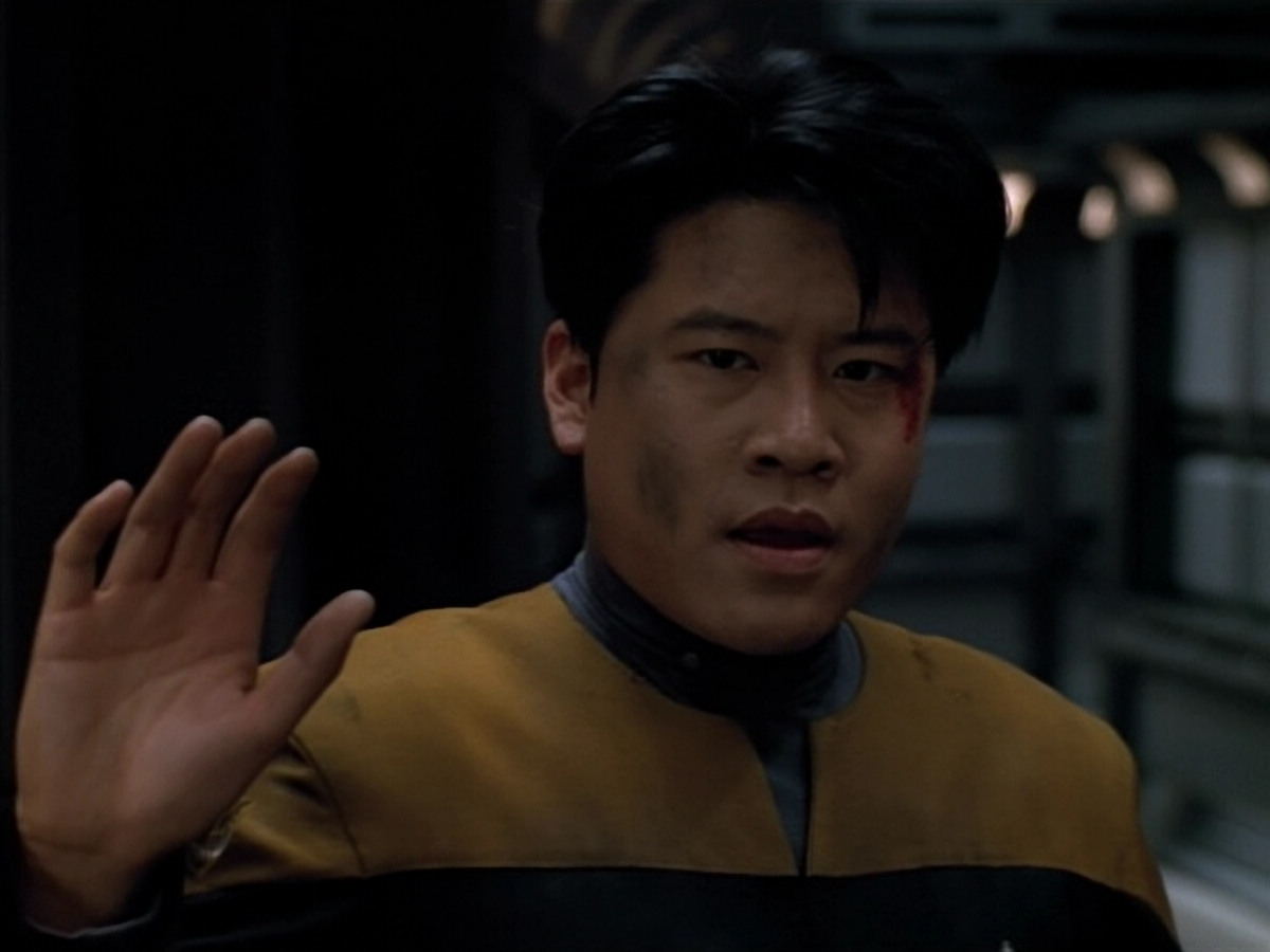 extant_StarTrekVOY_4x19-TheKillingGamePart2_01266.jpg