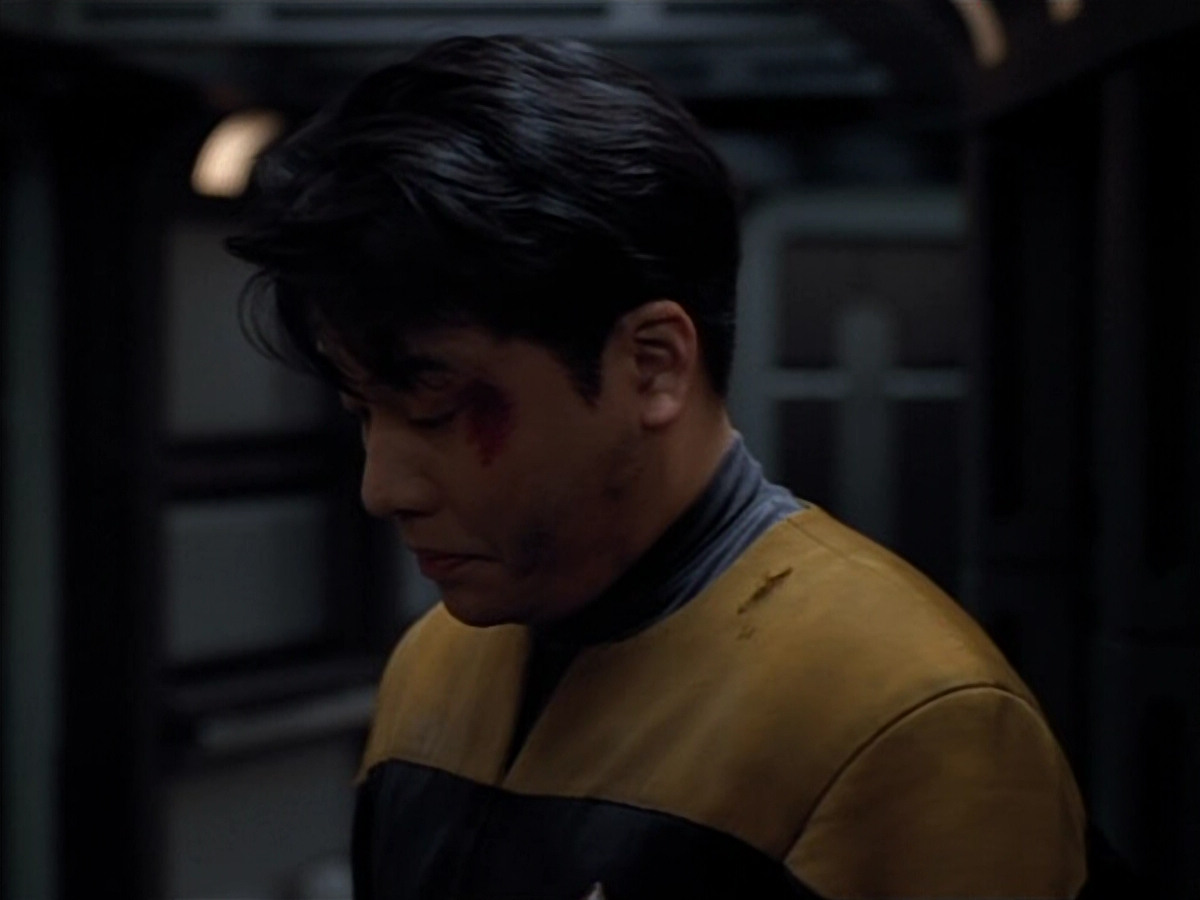 extant_StarTrekVOY_4x19-TheKillingGamePart2_01294.jpg