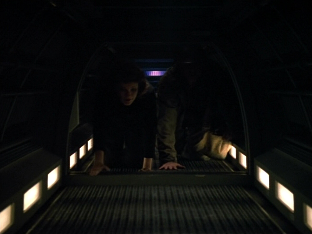 extant_StarTrekVOY_4x19-TheKillingGamePart2_01297.jpg