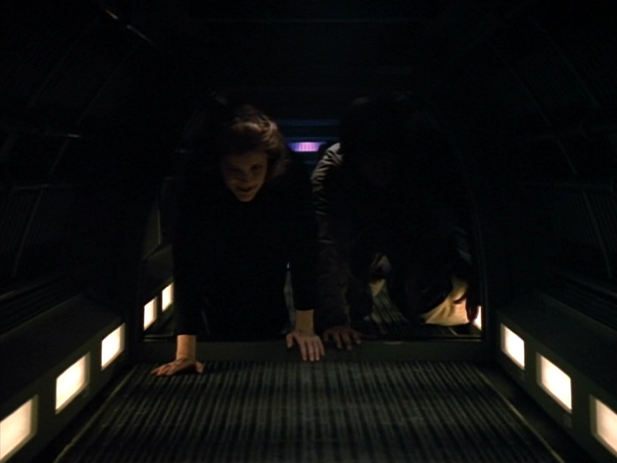 extant_StarTrekVOY_4x19-TheKillingGamePart2_01299.jpg
