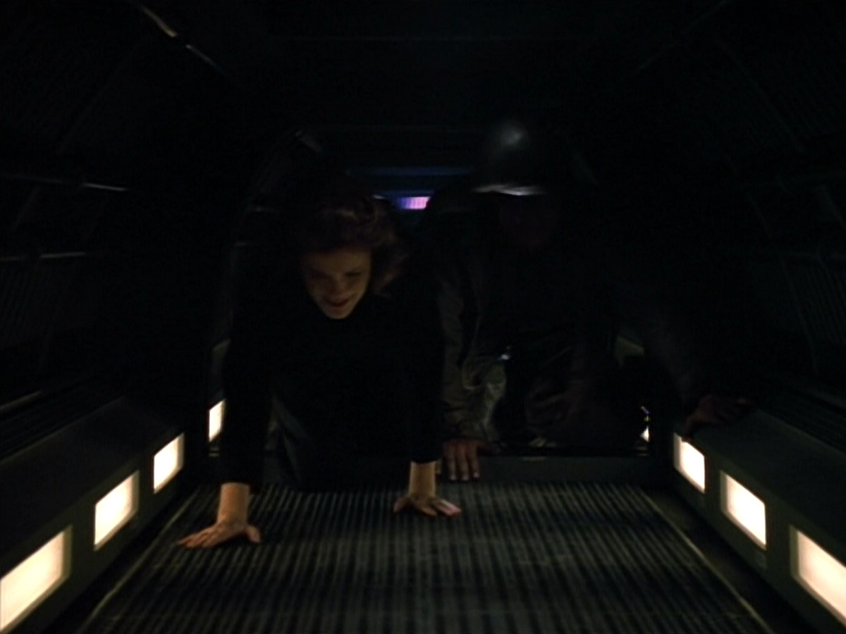 extant_StarTrekVOY_4x19-TheKillingGamePart2_01301.jpg