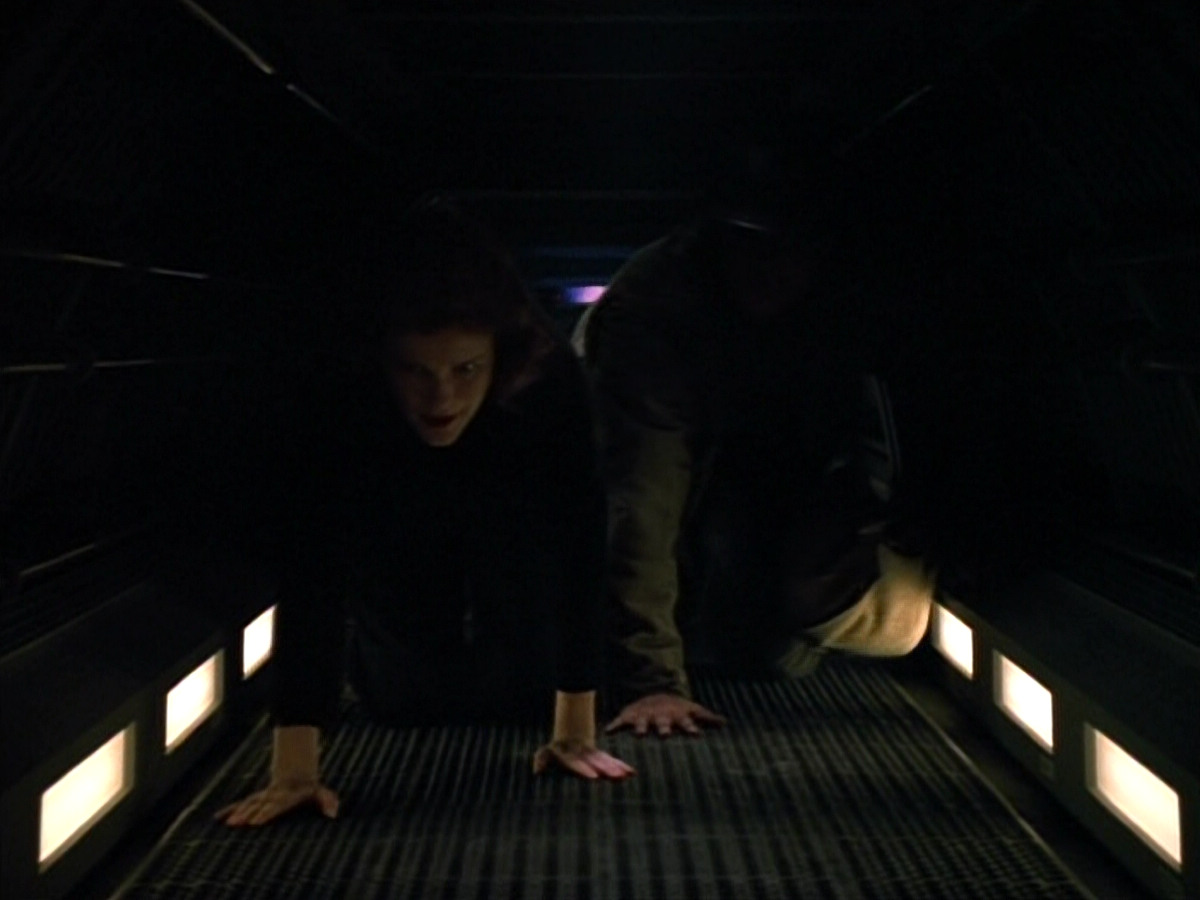 extant_StarTrekVOY_4x19-TheKillingGamePart2_01303.jpg