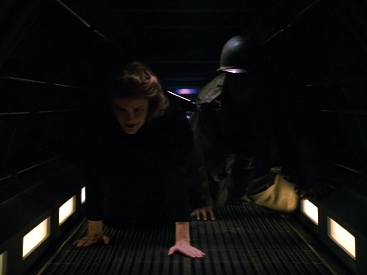 extant_StarTrekVOY_4x19-TheKillingGamePart2_01304.jpg