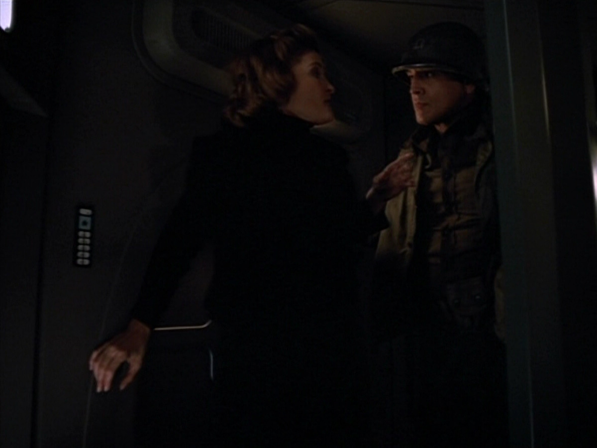 extant_StarTrekVOY_4x19-TheKillingGamePart2_01341.jpg