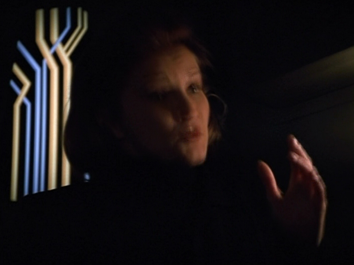 extant_StarTrekVOY_4x19-TheKillingGamePart2_01348.jpg