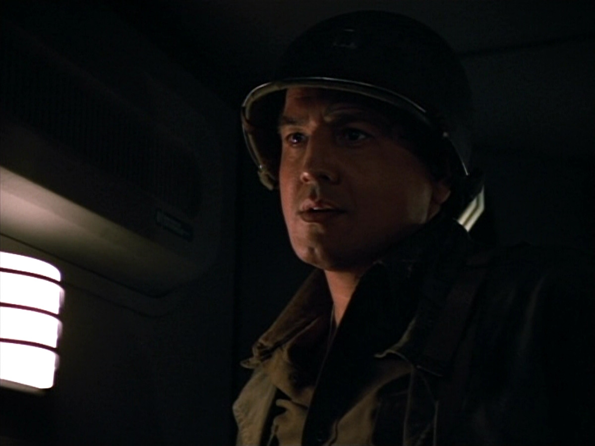 extant_StarTrekVOY_4x19-TheKillingGamePart2_01353.jpg