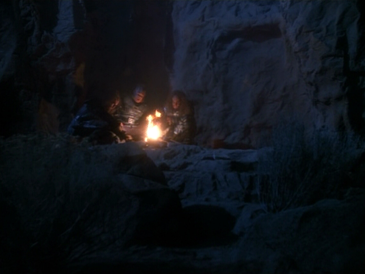 extant_StarTrekVOY_4x19-TheKillingGamePart2_01368.jpg