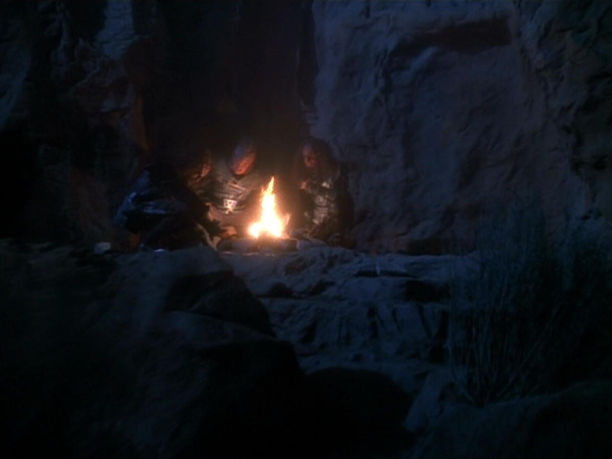 extant_StarTrekVOY_4x19-TheKillingGamePart2_01372.jpg