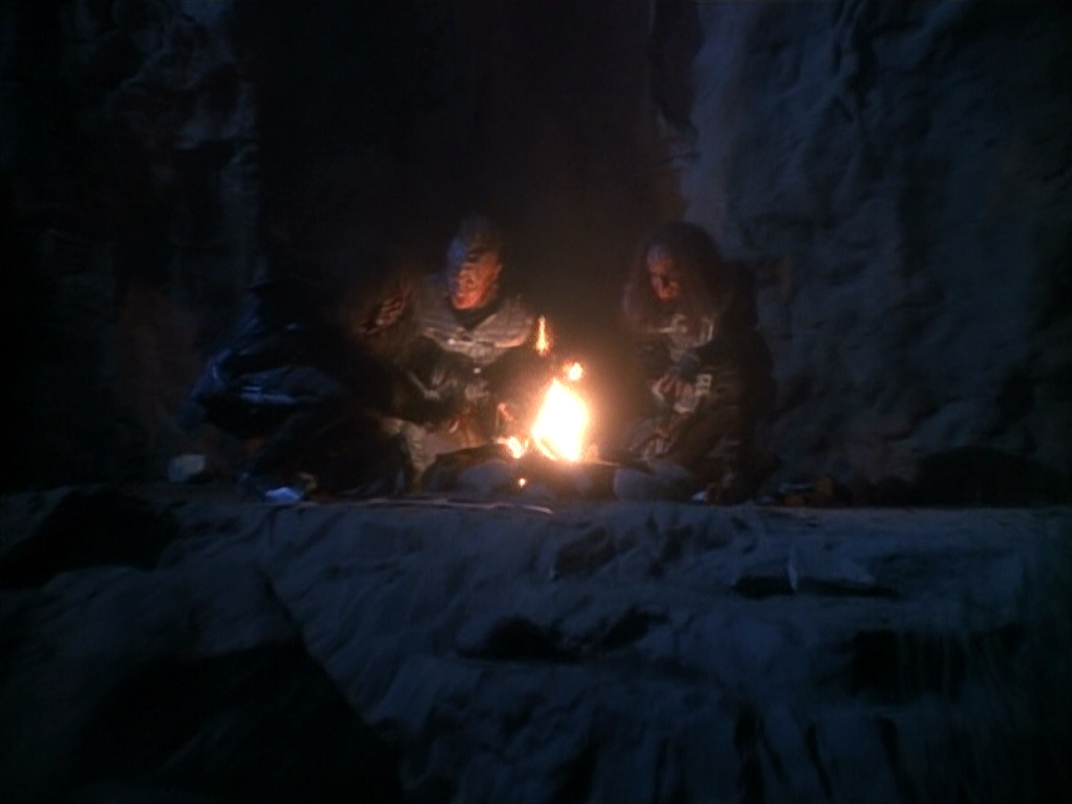 extant_StarTrekVOY_4x19-TheKillingGamePart2_01377.jpg
