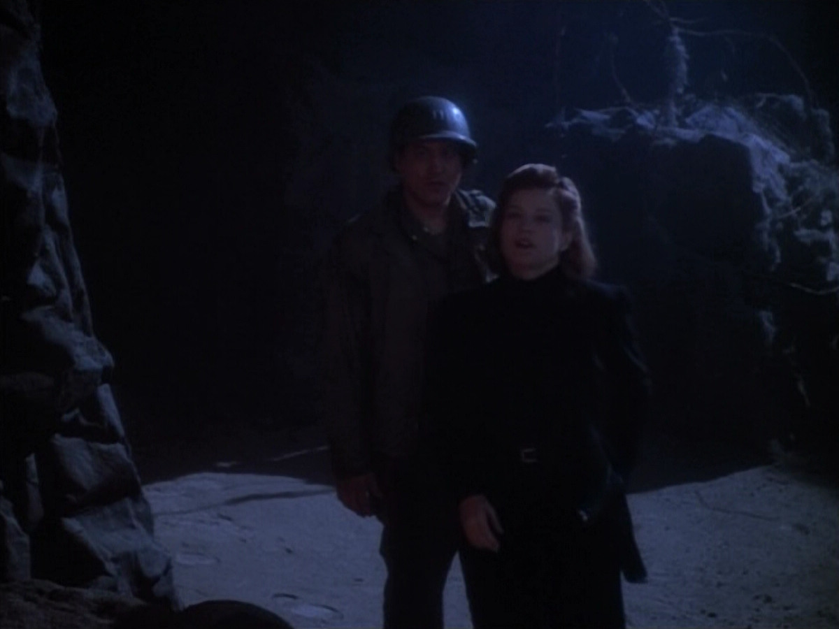 extant_StarTrekVOY_4x19-TheKillingGamePart2_01414.jpg